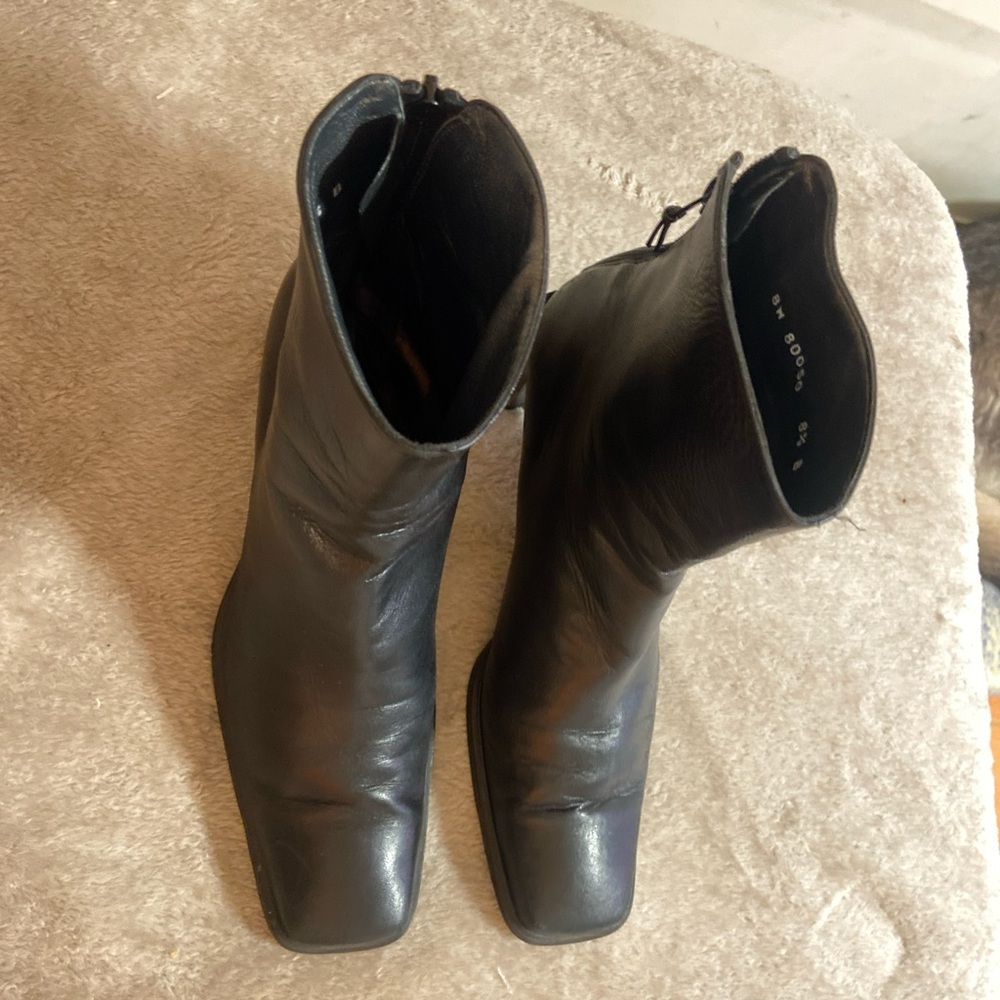Stuart Weismann black boots